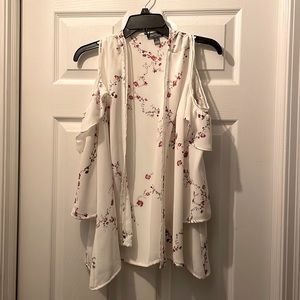 Fabrizia Cold Shoulder Kimono. Size small. White with florals. Like New.